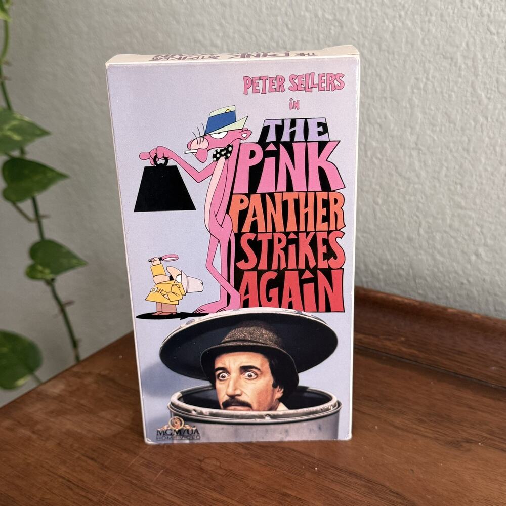 MGM/UA Home Video The Pink Panther Strikes Again VHS (1976) NTSC FS PG Sellers